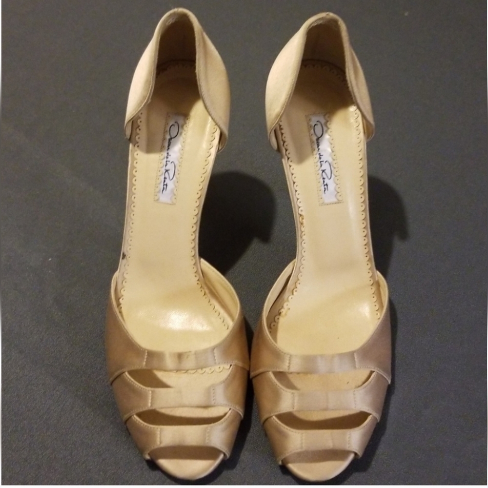 $980 Oscar de la Renta Satin heels
